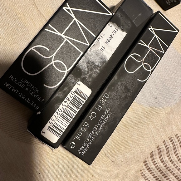 Bundle lot of 4 NARS make up 3 lip color 1 eyeshadow - Picture 1 of 8